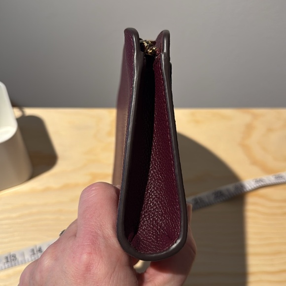 ♠️Kate Spade clutch converts to cross bag - Picture 4 of 16